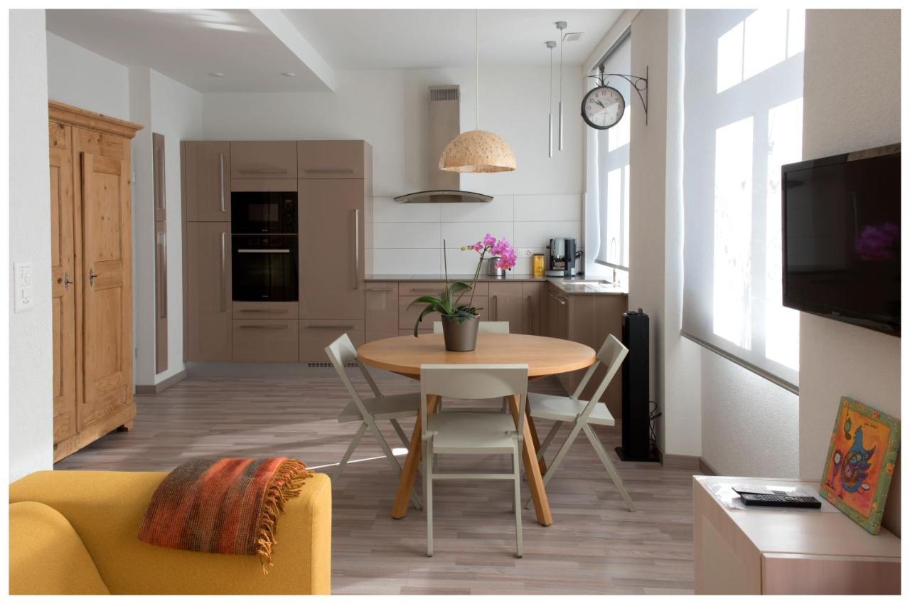 Les Logis De L'Horloger Apartment La Chaux De Fonds Luaran gambar
